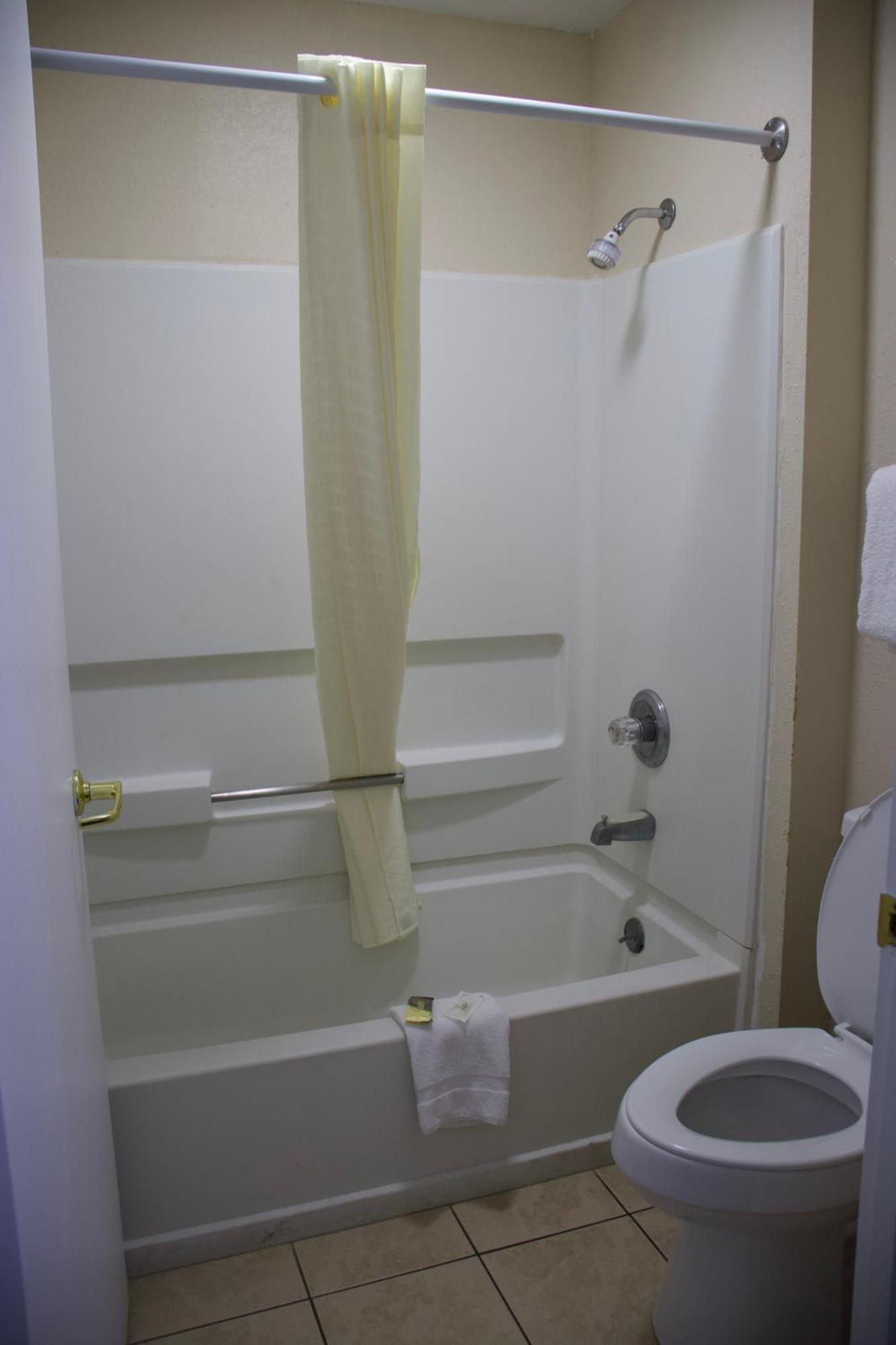 Legacy Inn - Куквілл Екстер'єр фото